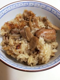 簡単旨!鶏肉、舞茸、牛蒡の炊き込み御飯-レシピのメイン写真