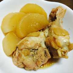 รูปของ ✩鳥手羽元と大根の煮物✩