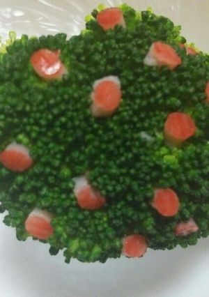 ブロッコリーでカニカマの花♪-レシピのメイン写真