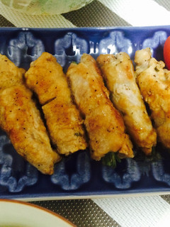 春菊と梅の肉巻き-レシピのメイン写真