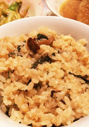 簡単ビックリ！ 煎餅で山菜おこわ風-レシピのメイン写真