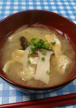エリンギと玉葱の味噌汁-レシピのメイン写真