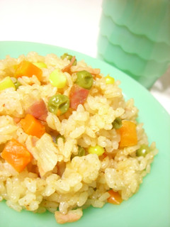 簡単!炊飯器で炊くケチャップピラフ-レシピのメイン写真
