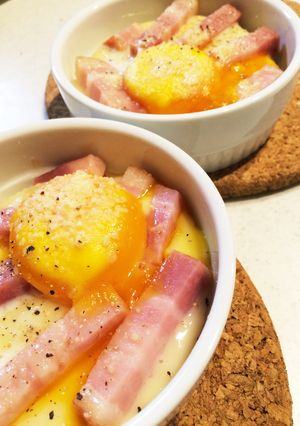 ベーコンエッグのココットカマン-レシピのメイン写真