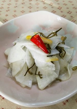 話題入り！ 柚子・昆布入り大根の浅漬け♪-レシピのメイン写真