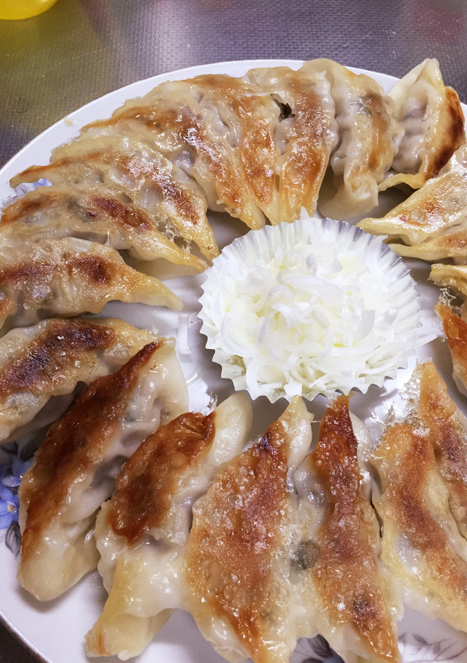 大根葉と大根の皮の餃子-レシピのメイン写真