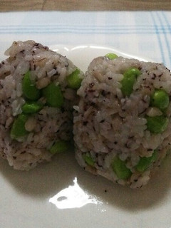 ゆかりと枝豆のおにぎり-レシピのメイン写真