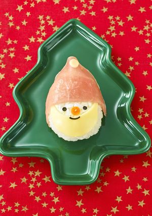 クリスマスに！サンタさんおにぎり-レシピのメイン写真