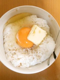 蕎麦つゆバターの卵かけご飯-レシピのメイン写真