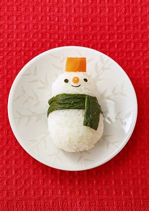 クリスマスに！雪だるまおにぎり-レシピのメイン写真