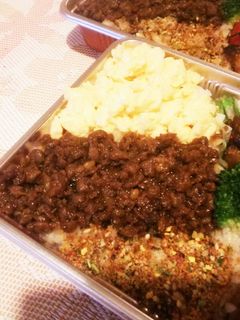 ヘルシーに!大豆のお肉で3色そぼろ弁当♪-レシピのメイン写真