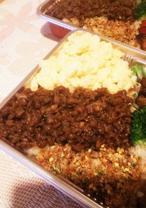 ヘルシーに！大豆のお肉で3色そぼろ弁当♪-レシピのメイン写真