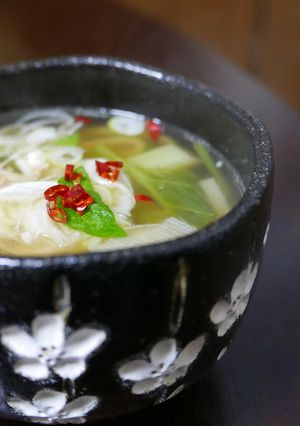 抹茶茶碗で頂く やさしい鶏出汁おうどん-レシピのメイン写真