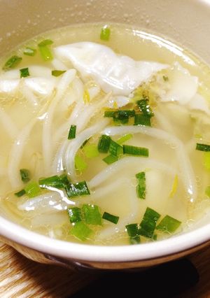 餃子ともやしの中華スープ-レシピのメイン写真