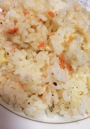 鮭フレーク入り♪ガーリックチャーハン-レシピのメイン写真