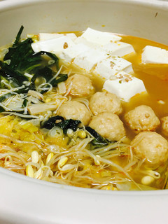 簡単麻婆豆腐の素で。辛くないチゲ鍋もどき-レシピのメイン写真
