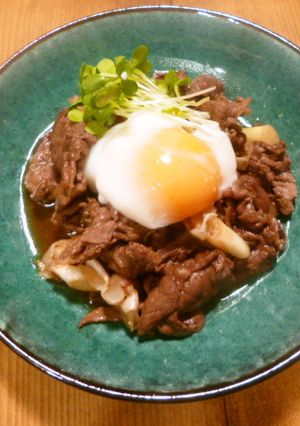 牛肉と白ネギの甘辛温玉添え♪-レシピのメイン写真