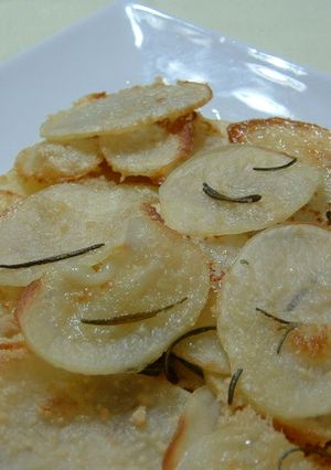 チーズ風味のローズマリーポテト-レシピのメイン写真