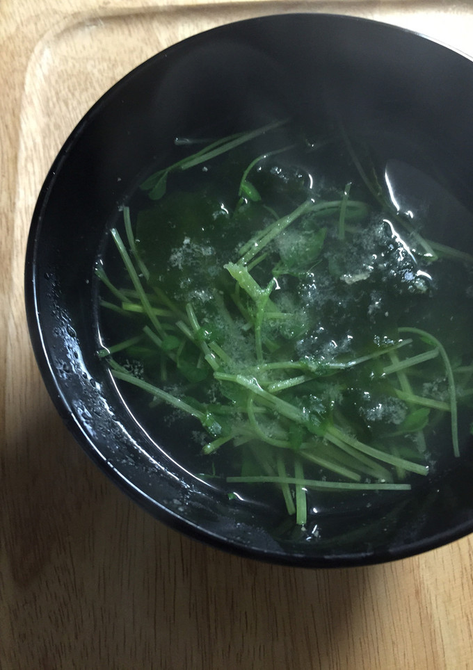 豆苗とワカメのお汁-レシピのメイン写真