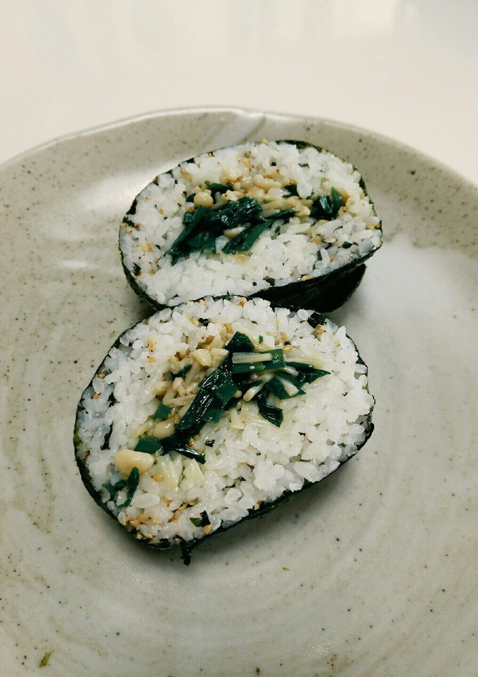 ニラとエノキのおにぎらず-レシピのメイン写真
