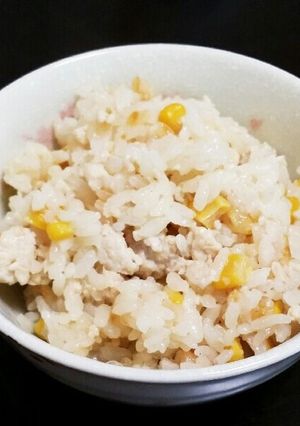 中華風コーンと鳥挽き肉の炊き込みご飯-レシピのメイン写真