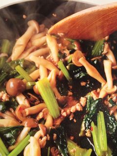 小松菜としめじの肉そぼろ炒め♪-レシピのメイン写真