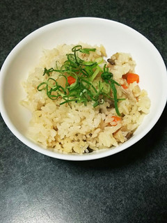 炊飯器で《焼き飯風の炊き込みご飯》-レシピのメイン写真