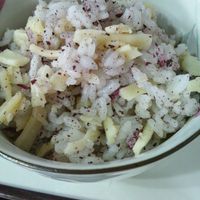 基本からアレンジまで！思わずつくりたくなる「ゆかり混ぜご飯」の