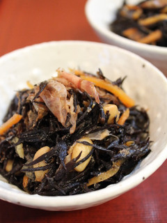 フライパンで♪甘酒で調味♪ひじきの煮物-レシピのメイン写真