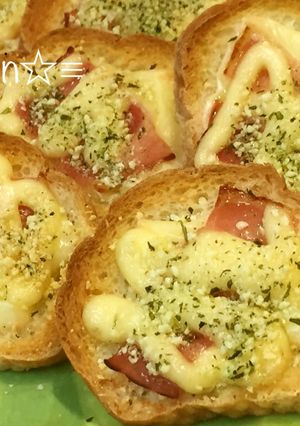 簡単☆小腹満足ベーコンWチーズマヨラスク-レシピのメイン写真
