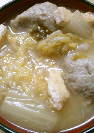 簡単!白菜と つみれ 油揚げのお味噌汁♪-レシピのメイン写真