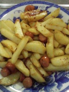 ジャガイモとソーセージのカレー風味炒め-レシピのメイン写真