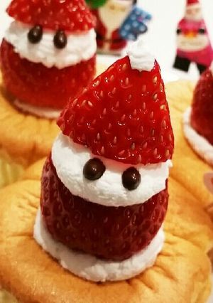 クリスマス❤いちごサンタのカップケーキ♪-レシピのメイン写真