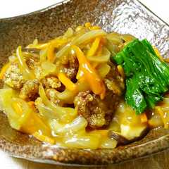 รูปของ 大豆のお肉で唐揚げの野菜あんかけ。