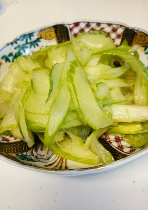 顆粒ダシだけで作る セロリの浅漬け-レシピのメイン写真