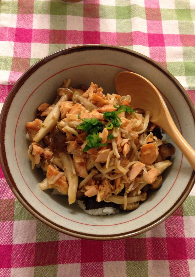 鮭ときのこの めんつゆバター丼♪-レシピのメイン写真