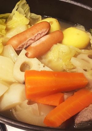 ストウブで豚肩ロースと野菜たっぷりポトフ-レシピのメイン写真