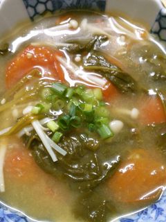 ほうれん草 ミニトマトの味噌中華スープ♪-レシピのメイン写真