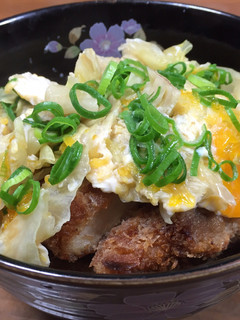 5分!うどんスープで簡単レタスカツ丼-レシピのメイン写真