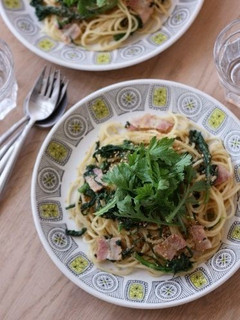 春菊とベーコンの胡麻パスタ-レシピのメイン写真