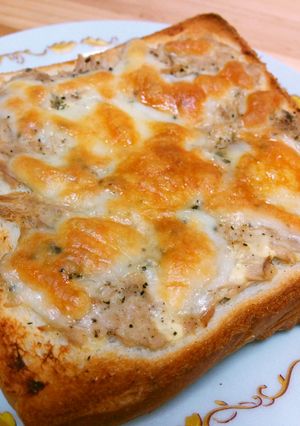 レモン汁とあらびき胡椒のツナマヨトースト-レシピのメイン写真