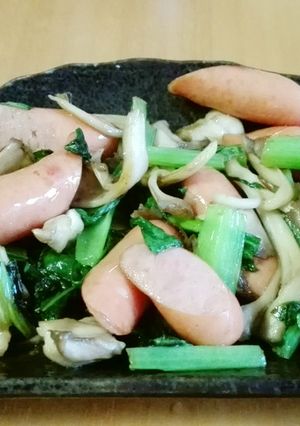 お弁当に小松菜、舞茸、ソーセージ炒め-レシピのメイン写真