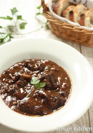 とろとろ牛すじ肉の赤ワイン煮込み-レシピのメイン写真