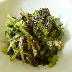 รูปของ 簡単常備菜♪大根葉とイリコの甘醤油炒め♡
