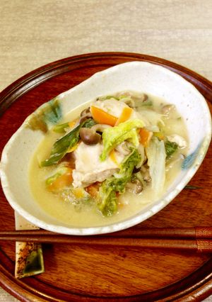 鶏胸肉と白菜の酒粕味噌煮込み♪-レシピのメイン写真