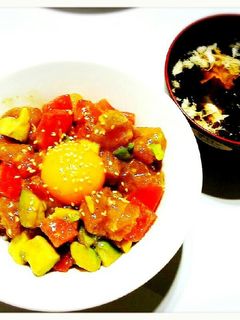 まぐろ・アボカド・トマトの丼-レシピのメイン写真
