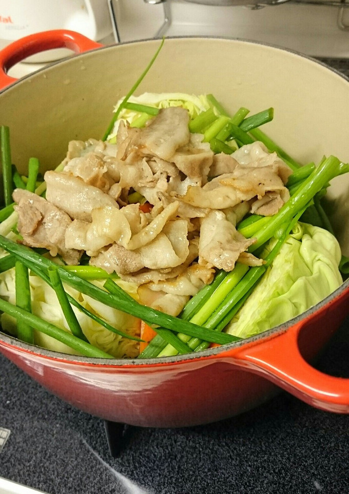 丸ごとキャベツと豚バラの蒸し焼き-レシピのメイン写真