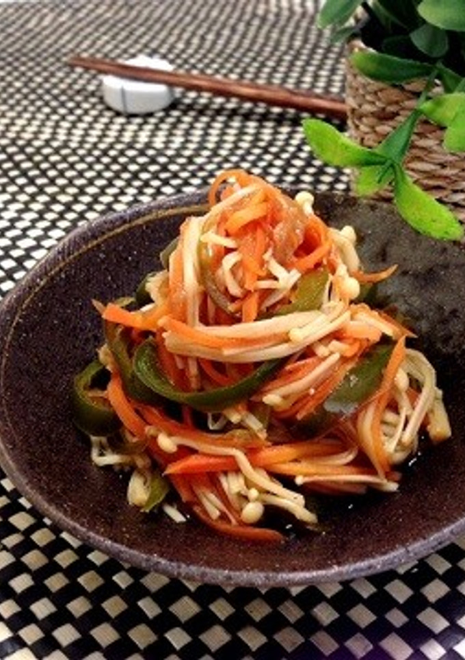 簡単☆えのき茸と人参とピーマンの梅煮-レシピのメイン写真