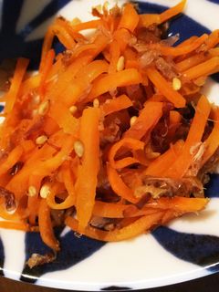 お弁当の副菜にピッタリ!人参のおかか炒め-レシピのメイン写真