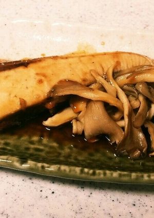 ブリと舞茸の甘辛煮(プチ減塩)-レシピのメイン写真